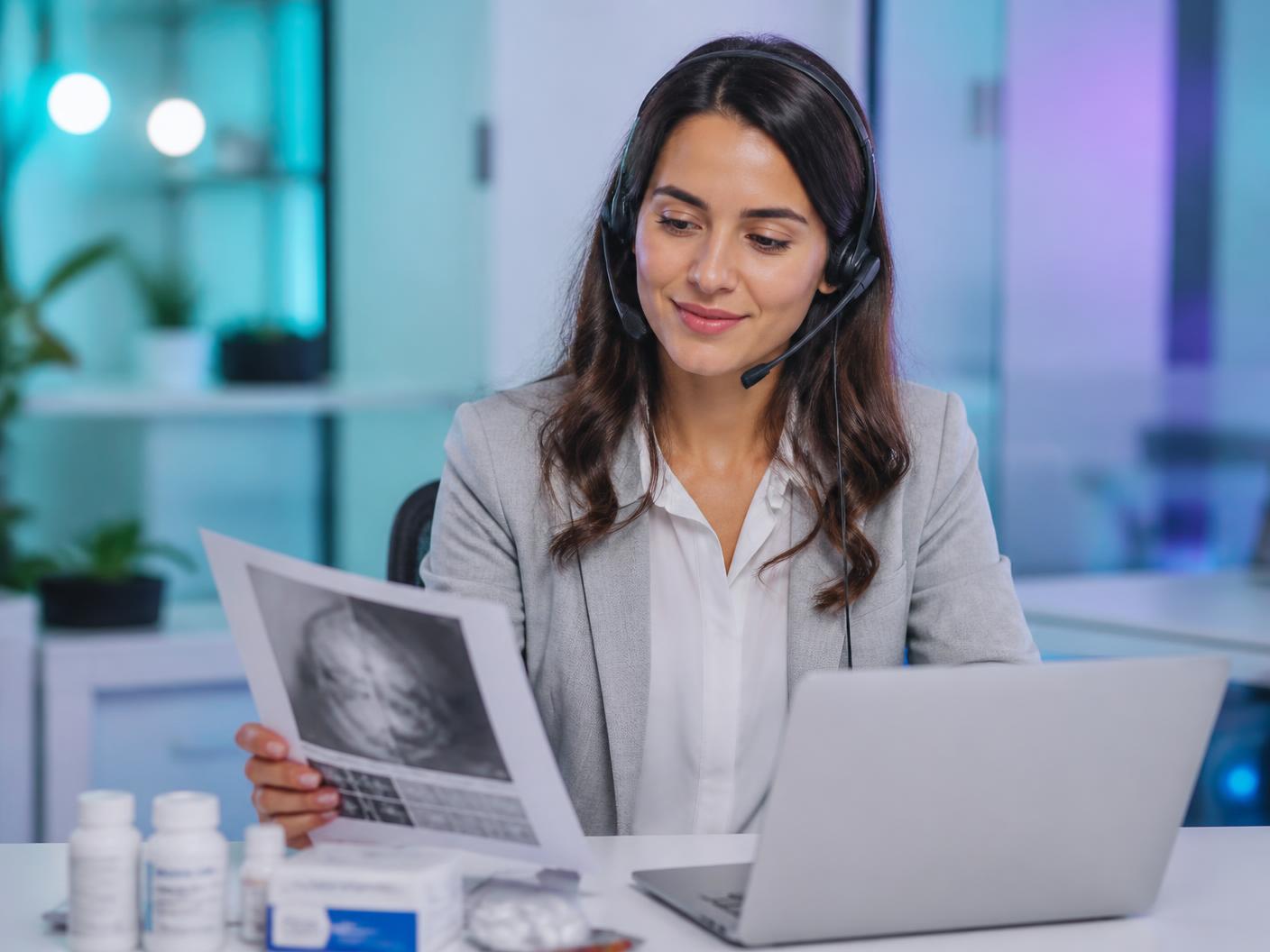 Equipe de atendimento especializado da Vitaleep em contato com pacientes